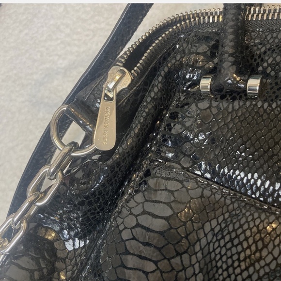 Michael Kors Snake Embossed Leather Shoulder Bag/Cross Body Jet Set BlacK - Picture 14 of 16